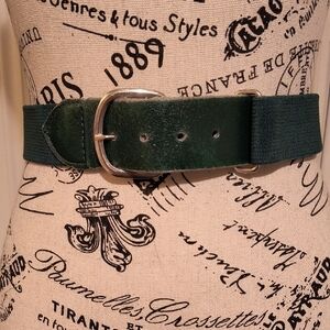 Green Adjustable Belt with Silver Buckle. Size Small/Medium. Excellent Condition